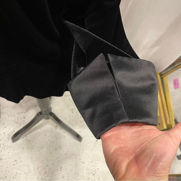 Y2K velvet stretchy ruched tuxedo collar jeweled button French cuff top - Picture 6 of 7